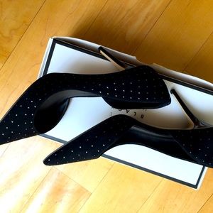 White House Black Market STUDDED SUEDE  PUMPS 8M